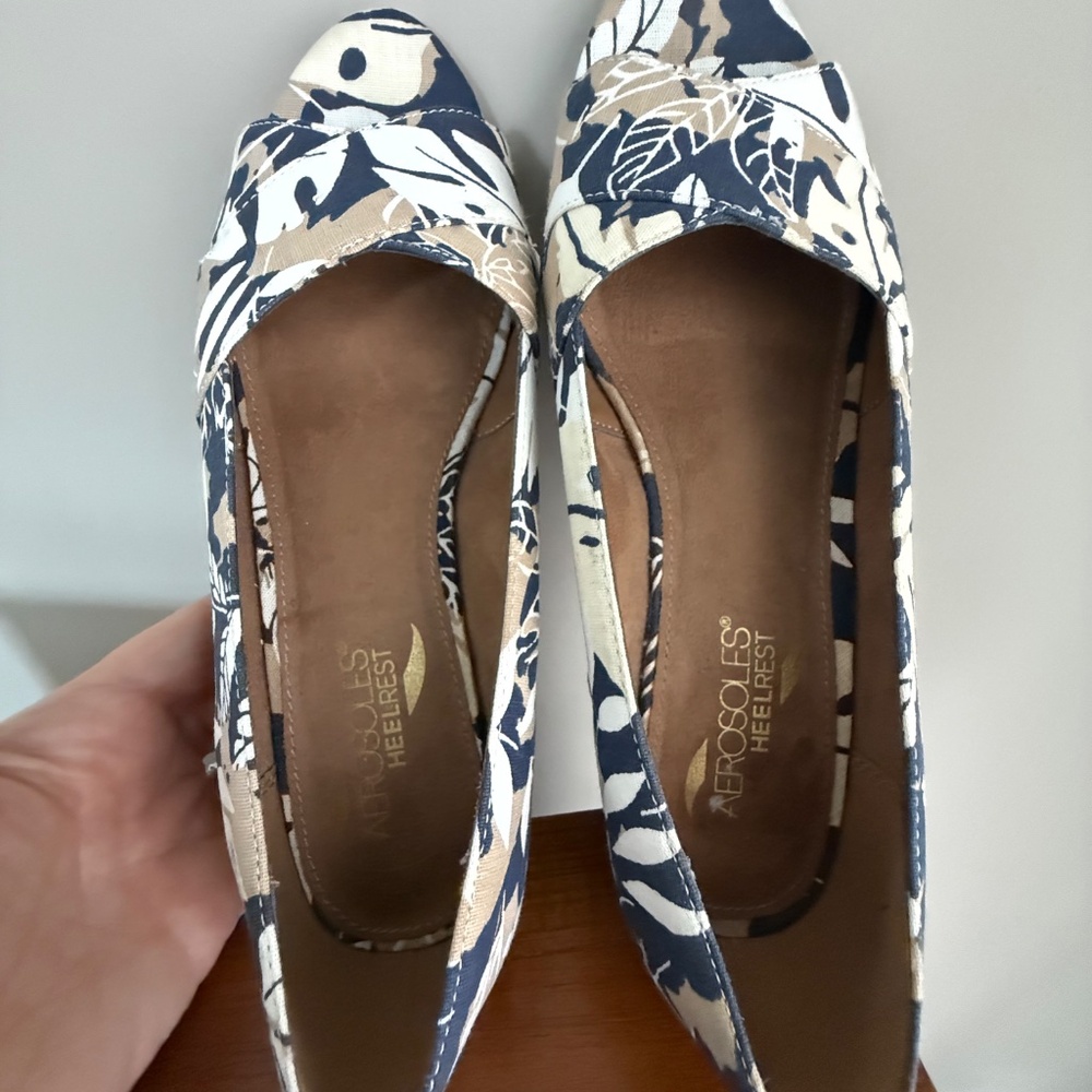 Aerosoles Shipmate Heelrest Wedge Shoes Blue Tan Leaf Print Size 8.5 - Picture 7 of 13